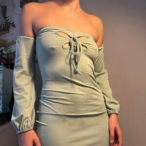 Minty green long sleeved off